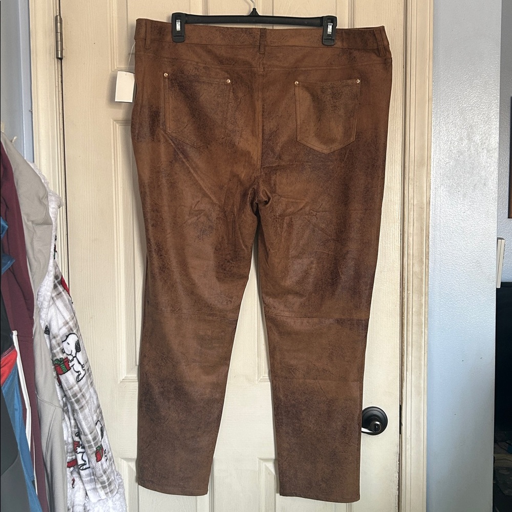 NWOT Chico’s distressed faux suede pull on pants size 22 regular - Picture 2 of 4